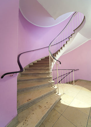 Glasbild 80x120cm Wendeltreppe mit rosa Wand